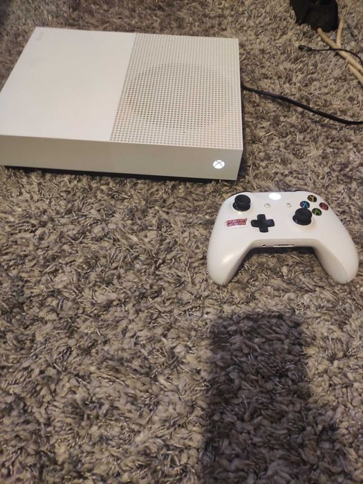 Xbox one s УНИКАЛЕН!