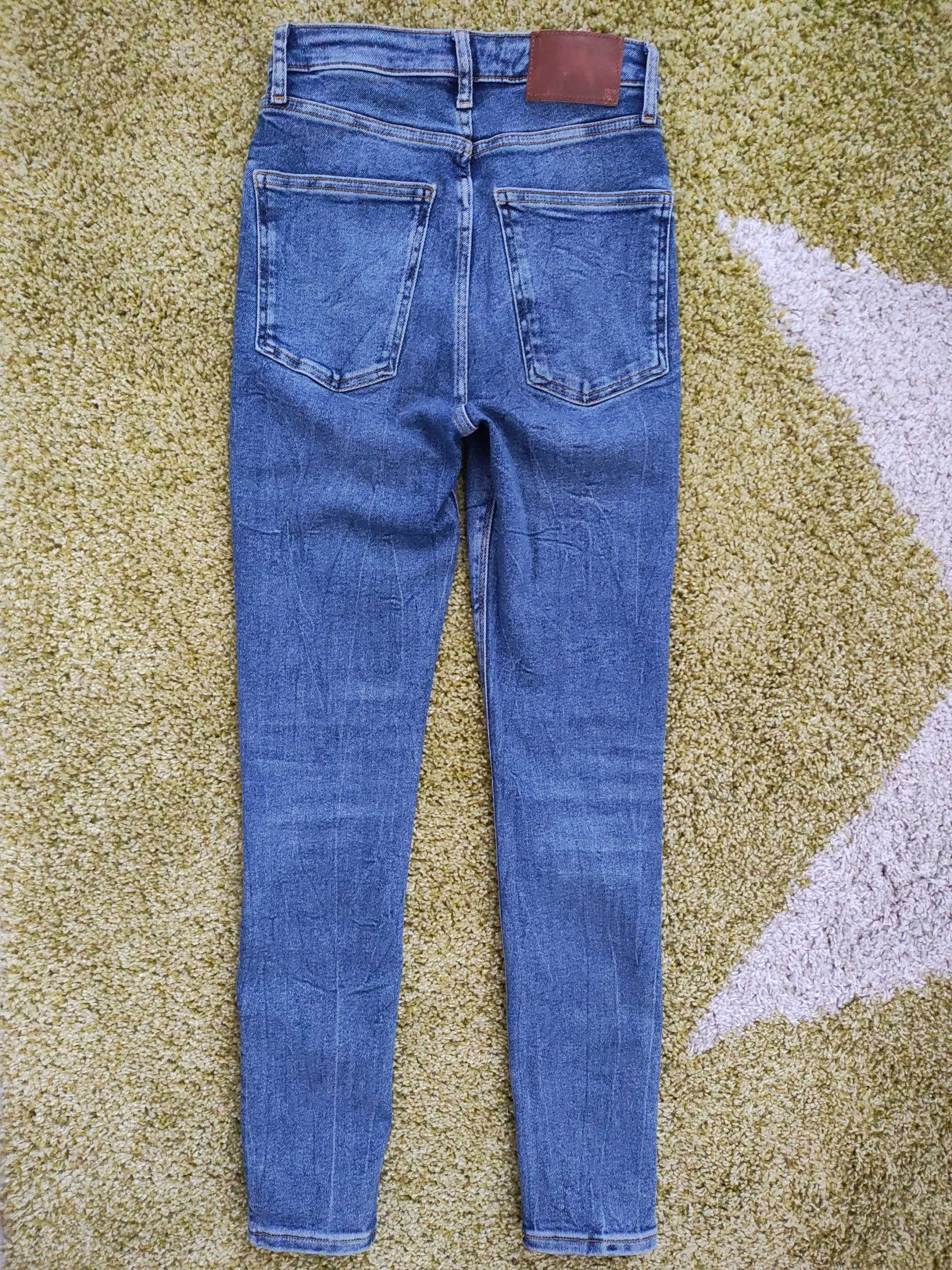 Дамски дънки и панталони Zara