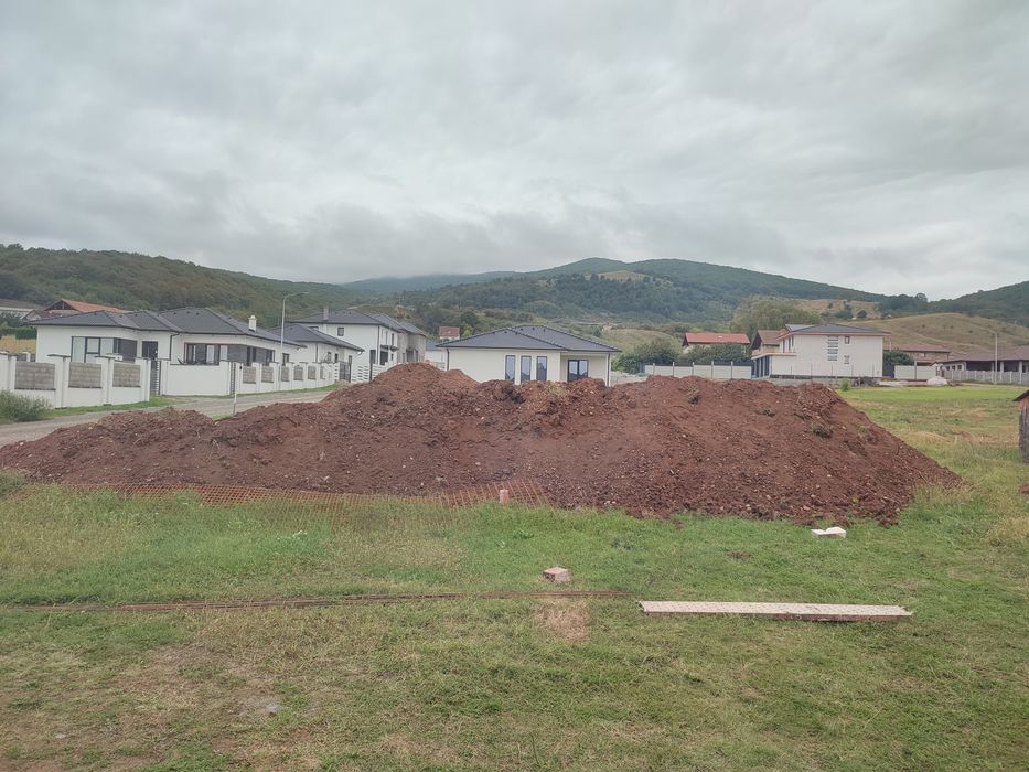 Donez pamant pentru gazon