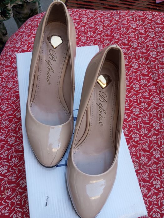 Tufli 37 razmer yangidek turbti