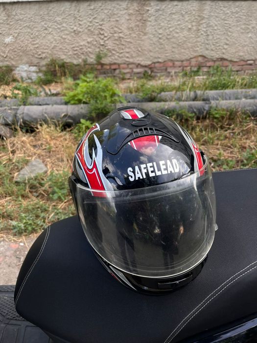 Срочно Продам мотошлем в хорошем состоянии