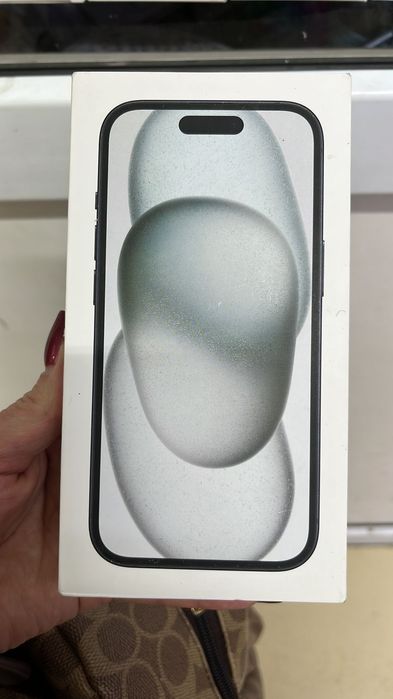 Продам айфон 15 новый запечатанный