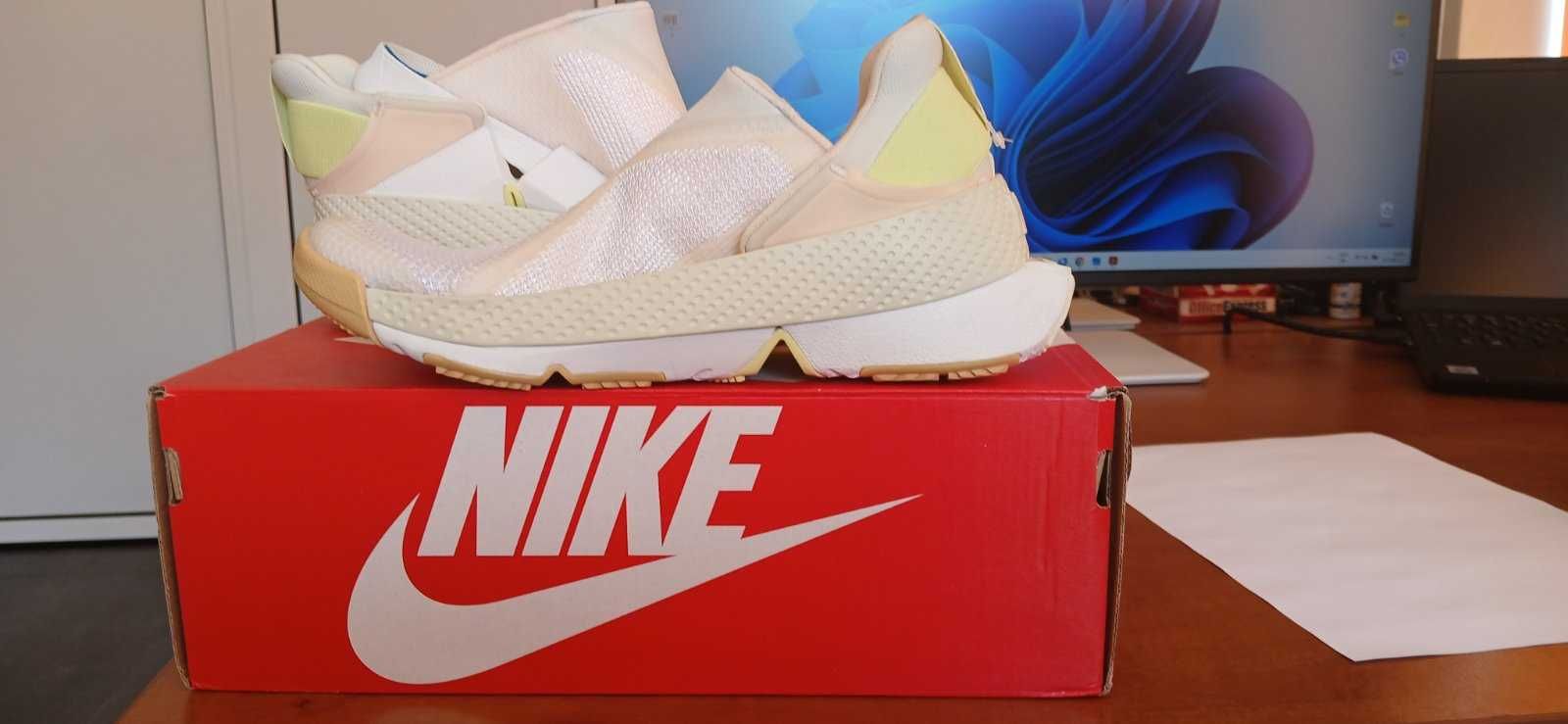 NIKE go flyeasy маратонки