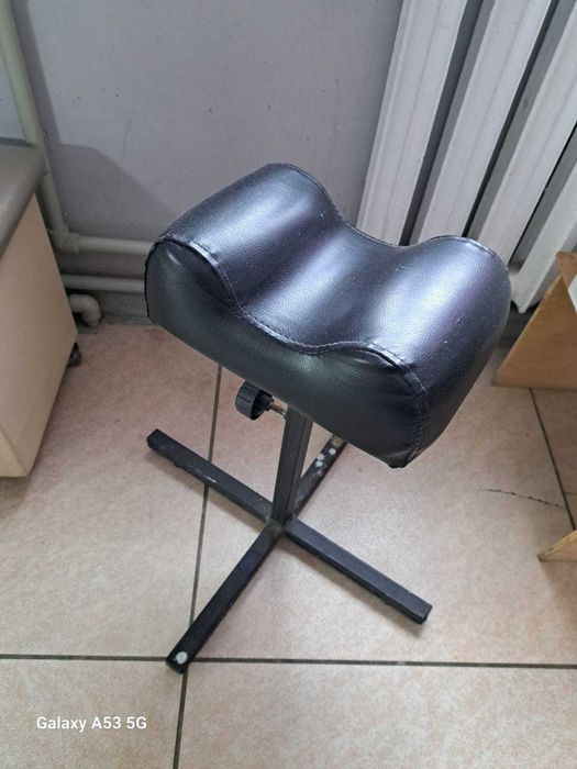 Продам педикюрную подставку для ноги