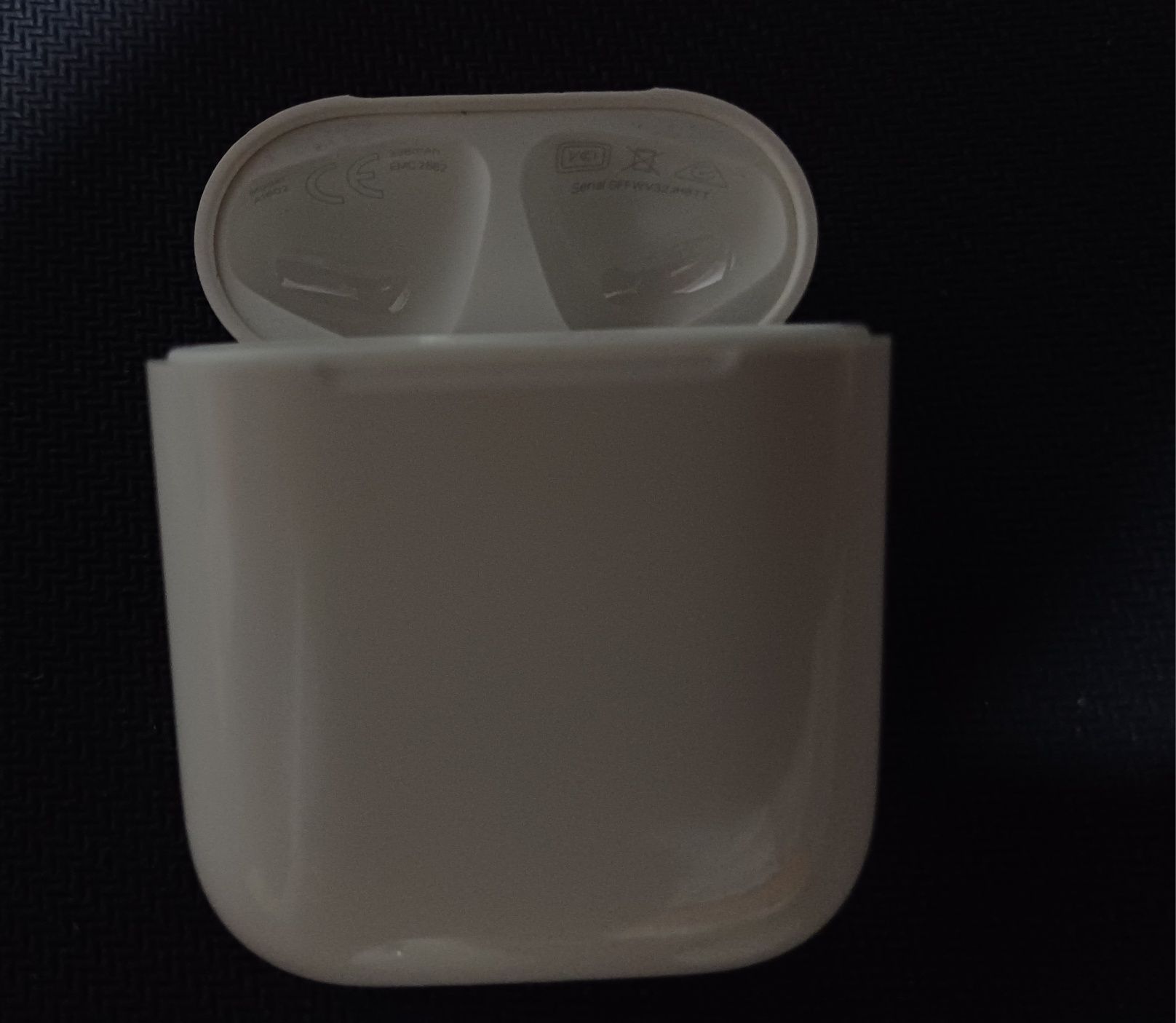 Продавам AirPods 1