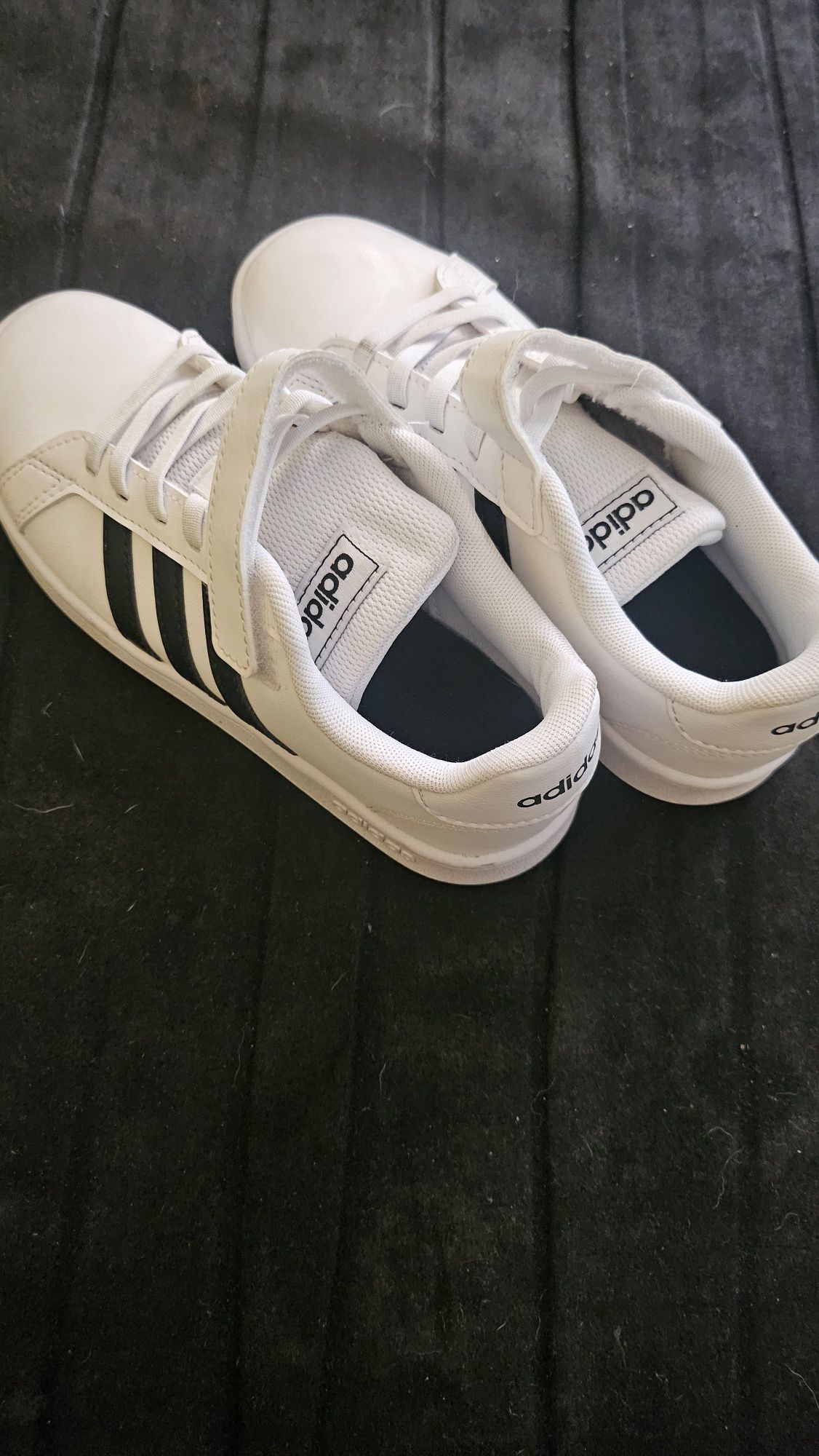 Детски обувки Adidas, размер 32