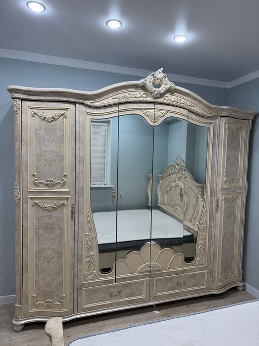 Спальный гарнитур