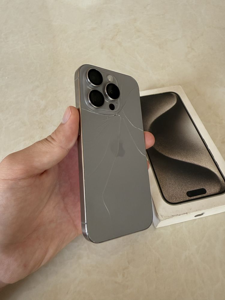 Iphone 15 pro 256 gb J/A