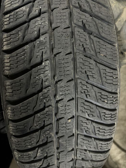 Nokian 215 70 16