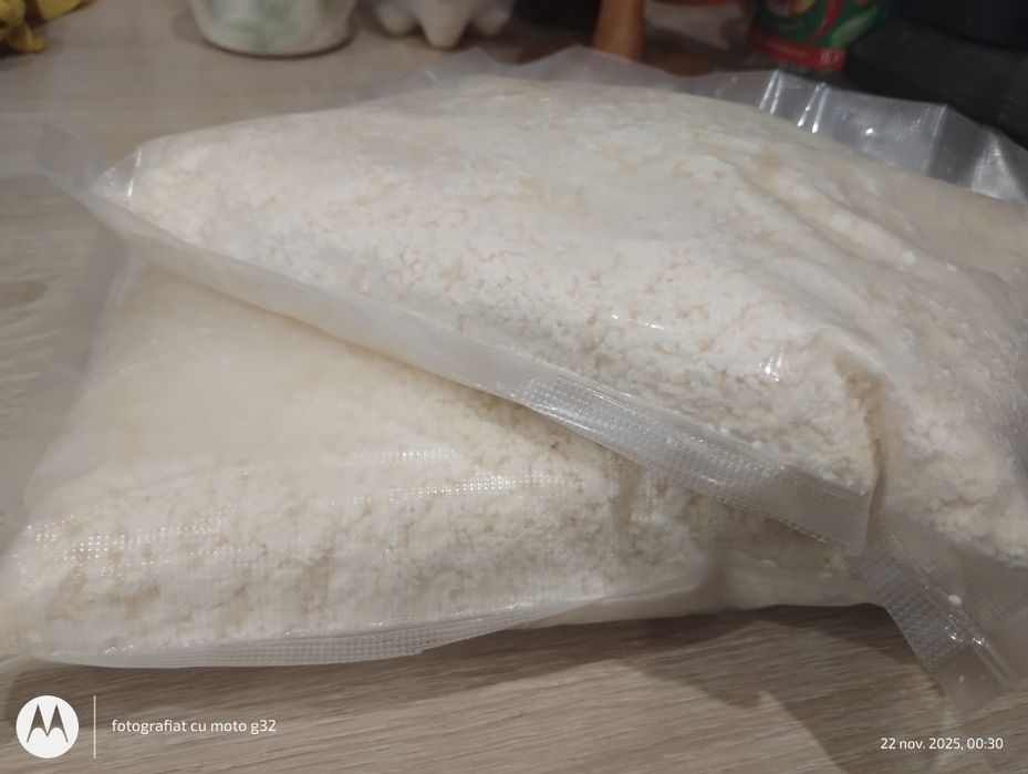 Vând brânză dulce de vaca