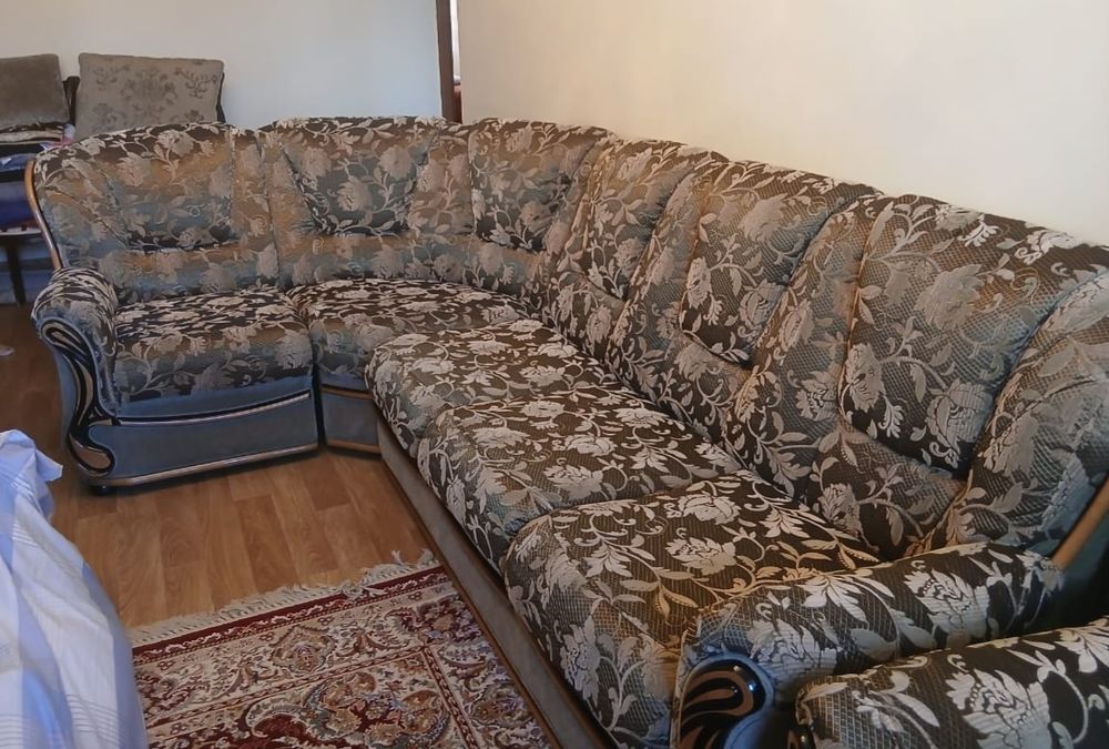 Продам шикарный диван