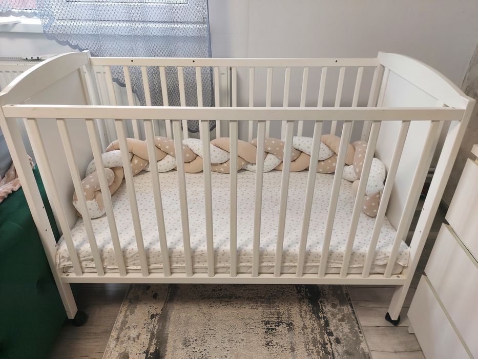 Vând Pătuț cu saltea