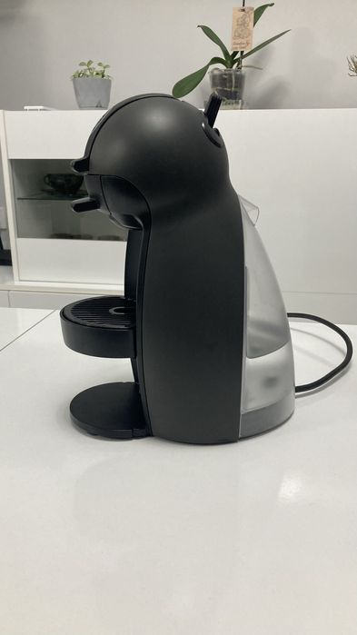 Кафе машина на капсули.DOLCE GUSTO