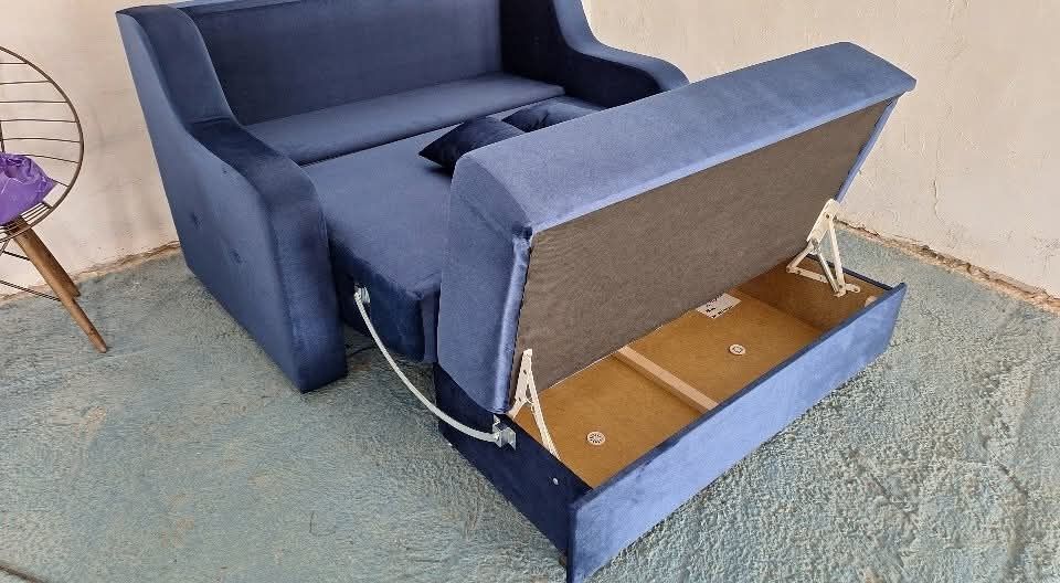 Canapea extensibila cu lada de depozitare