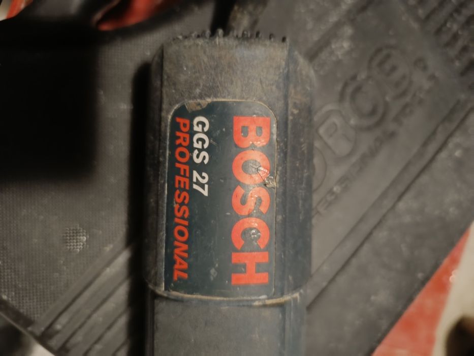 Продам прямую шлифмашину Bosch