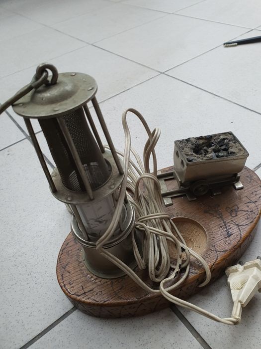 Lampa cu bec foarte veche