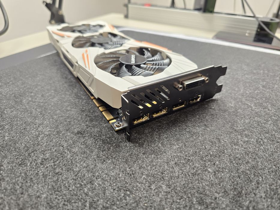 Gigabyte Geforce 1080 ti 11gb oc placa video