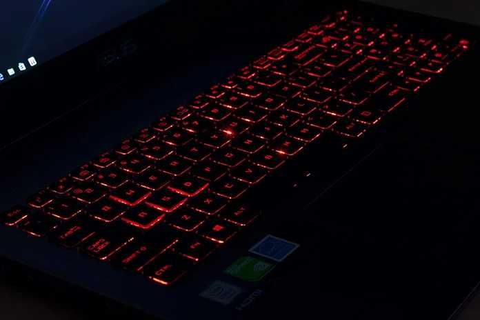 Крайна цена: 17" геймърски Лаптоп ASUS ROG GL702VS, изключително запаз