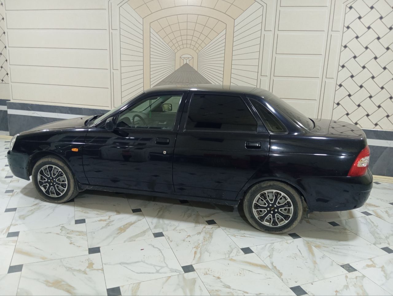 Lada priora 1.6 srochni sotiladi