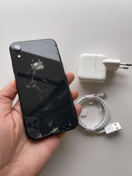 • Iphone XR  •  BATERIE 91% •