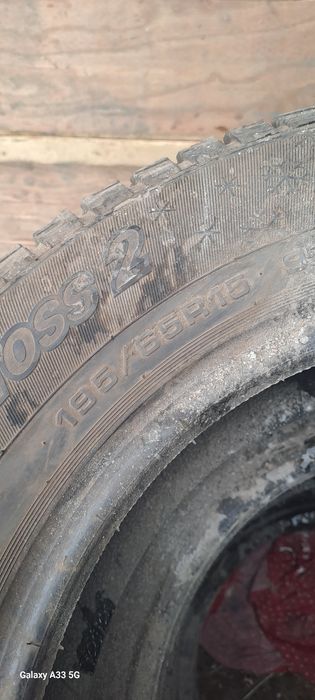 Продам резину шипованную 4шт на R15