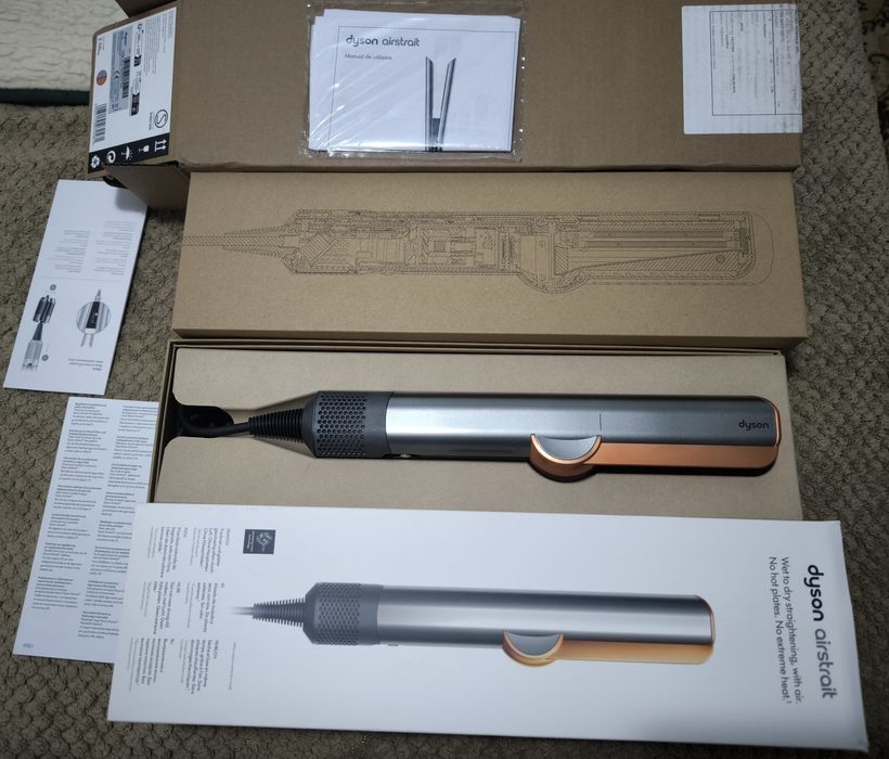 Dyson Airstrait – ca nou, folosit de 2-3 ori, garanție până în 2026