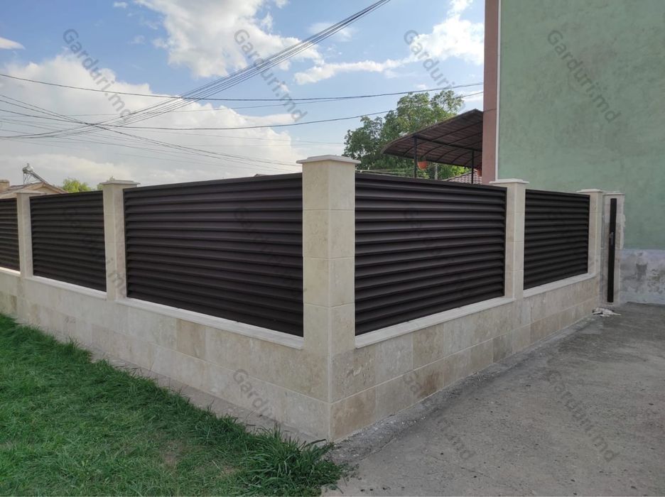 Vindem  garduri tip jaluzea șipcă metalică si porti din fer forjat
_t