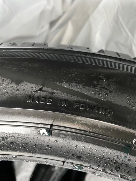 Vand 4 anvelope iarna Bridgestone R21 285/40 ca Noi!