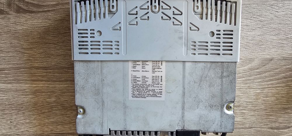 Продавам Alpine CDA - 137BTi