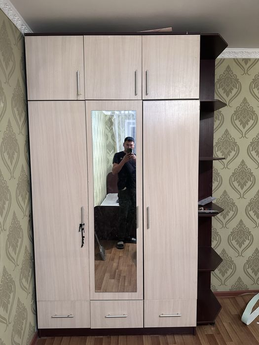 Продам шкаф…………..