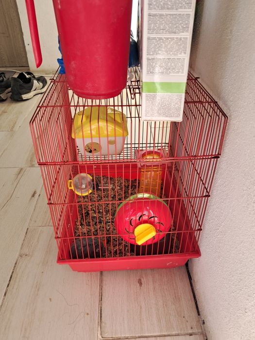 Hamster si cușcă