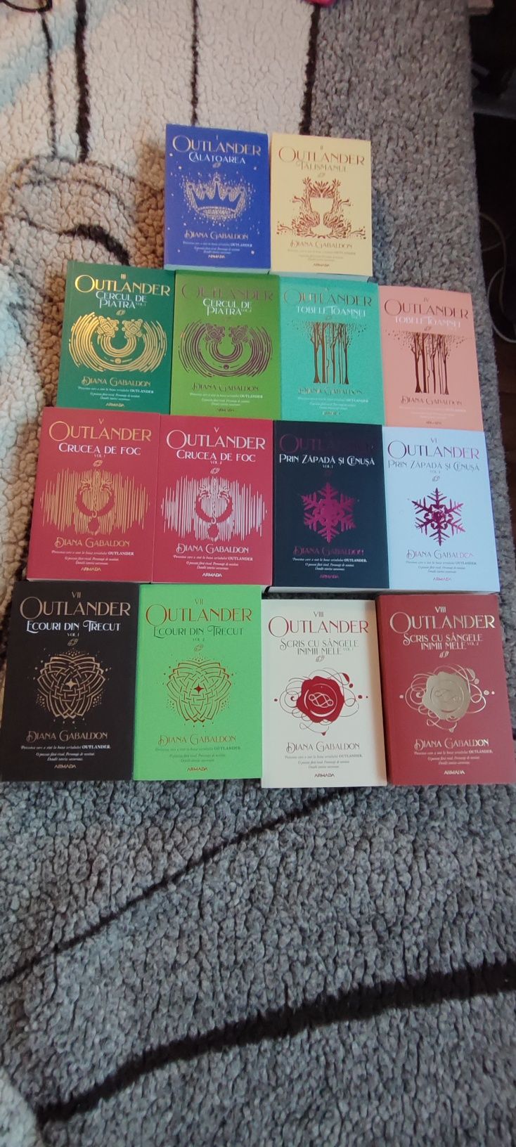 Vand serie completa 14 carti Outlander de Diana Gabaldon