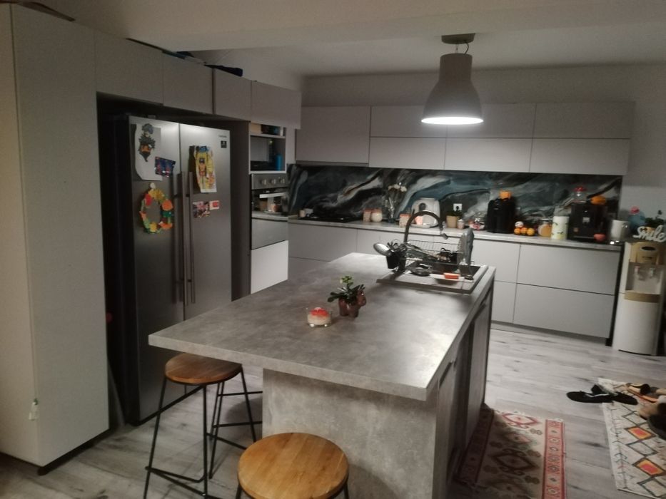 Mobila bucatarie cu insula