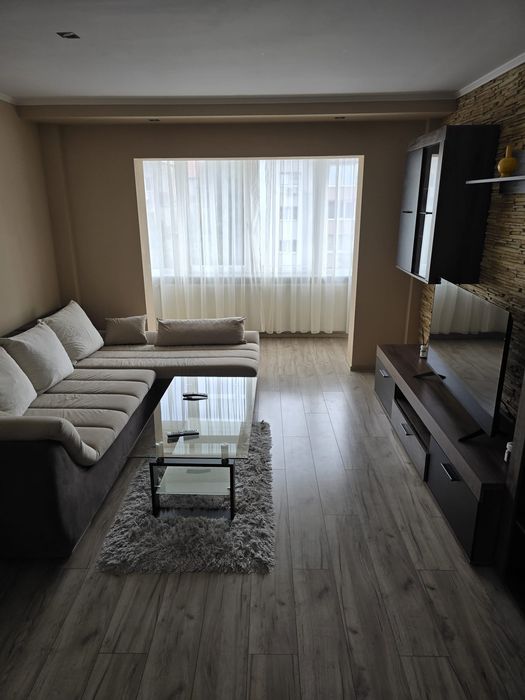 Proprietar inchiriez apartament 2 camere la 5 minute de Iulius Town