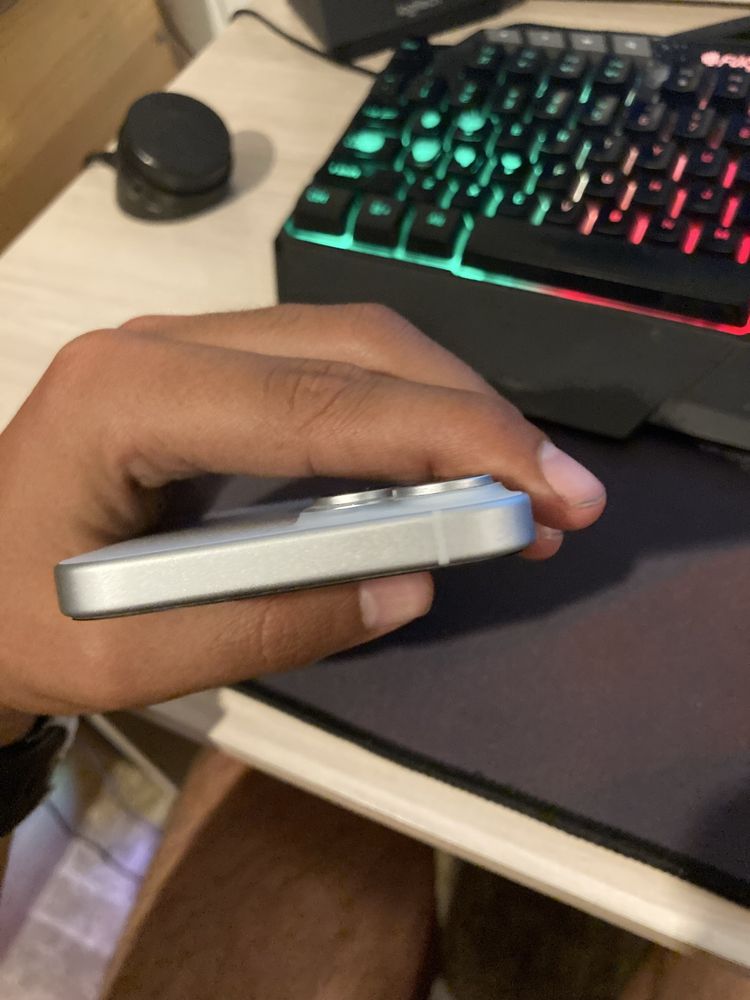 Iphone 15 128 с гаранция от виваком