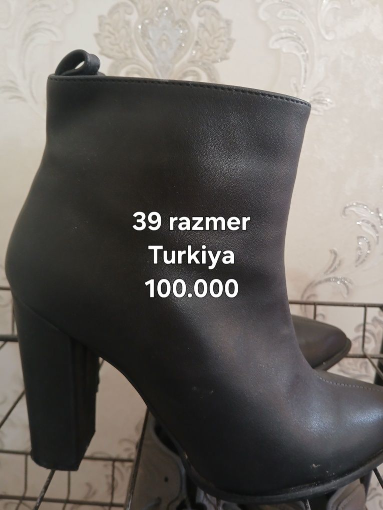 Kiyimlar sotiladi holati yaxshi