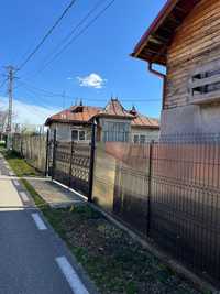 Vând două case într-o curte în Fundeni, judet Prahova.
