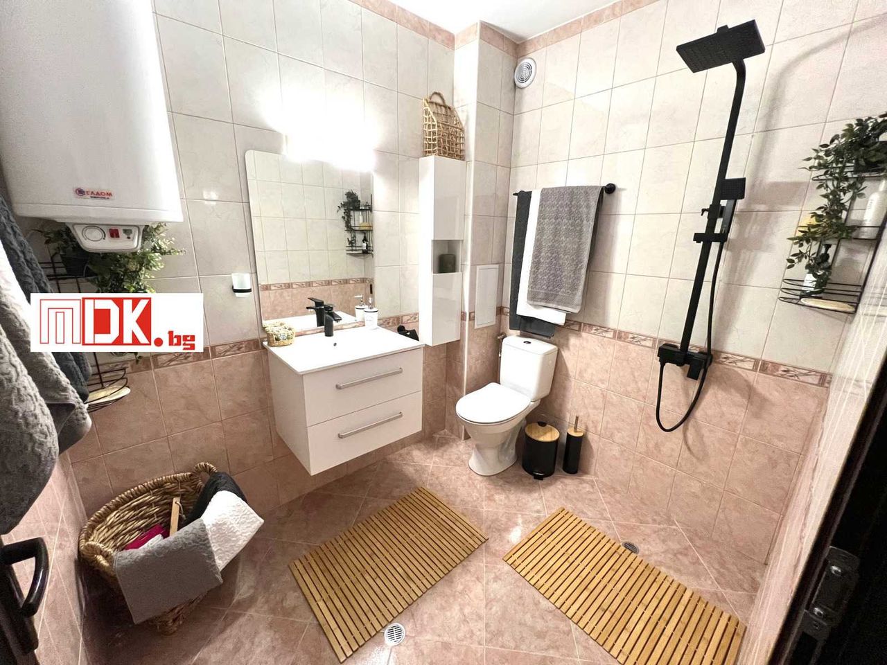 Продава се Тристаен апартамент в Пловдив, Въстанически - 95 кв.м за 1948 €/кв.м - Снимка #4
