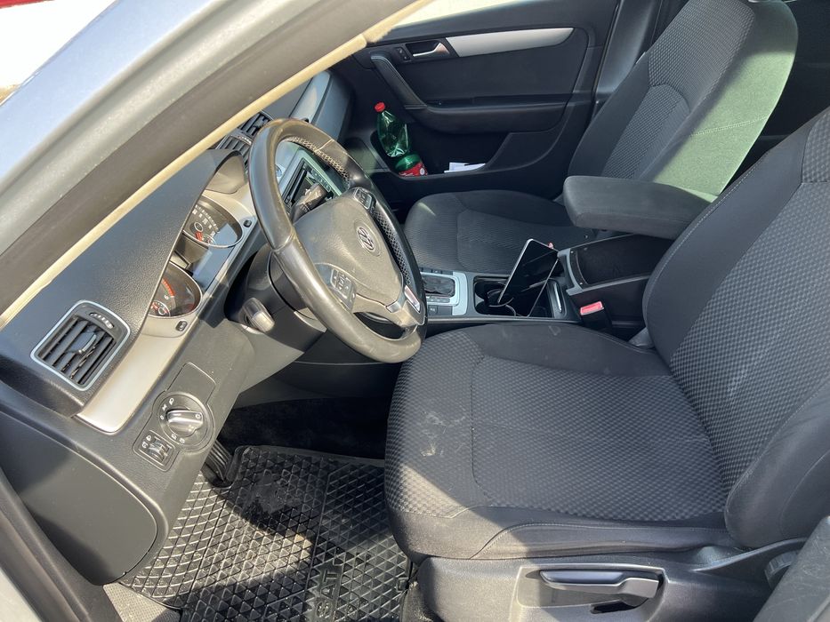 VW Passat 2013/Automatic/Navi  /2.0 DIESEL