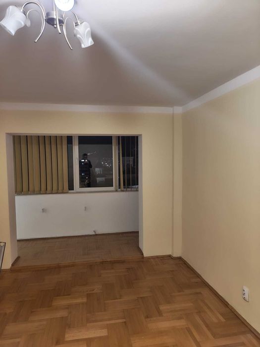 Apartament 4 camere renovat • Prima închiriere • Zona Între Lacuri