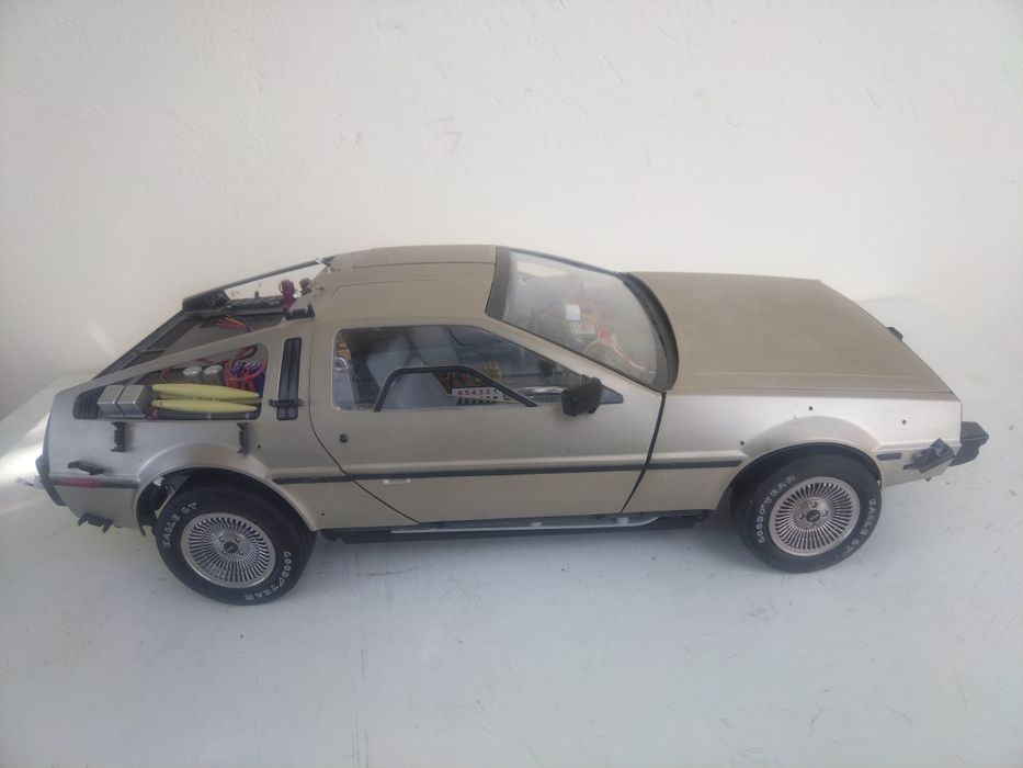 DELOREAN DMS 12 мащаб 1/8 Premium Автентична! 
Premium 1982г.
Автентич
