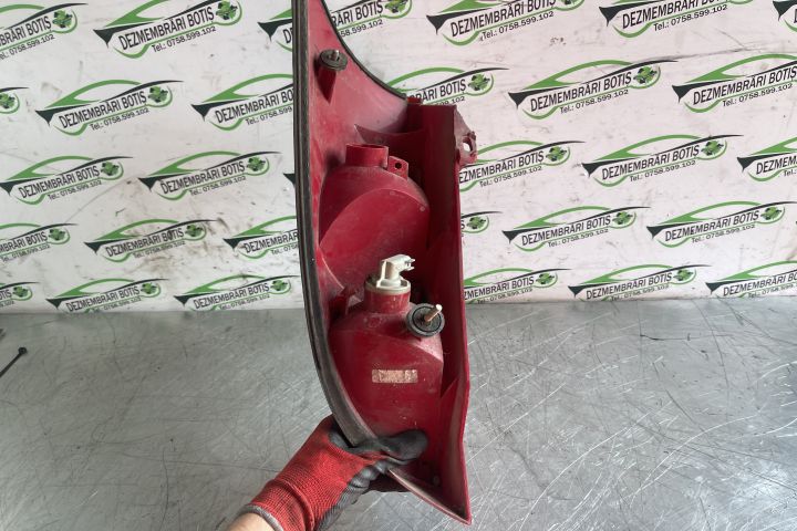 Lampa / Tripla stop dreapta pe aripa 1M5113404AL / 1M51-13404-AL Ford