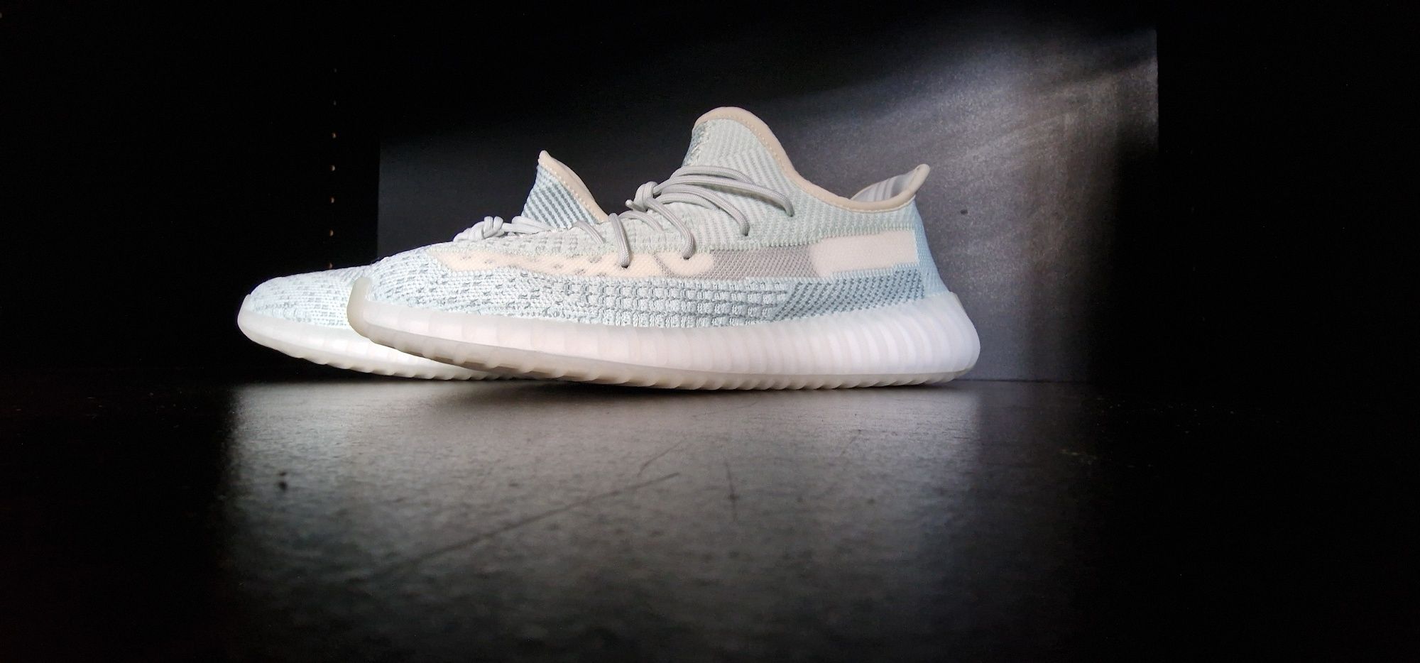 Yeezy 350 cloud white