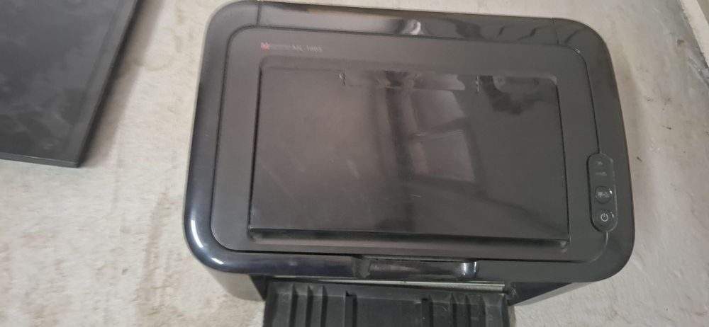 Принтер.         .