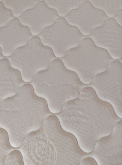 Спаля с чисто нов матрак!