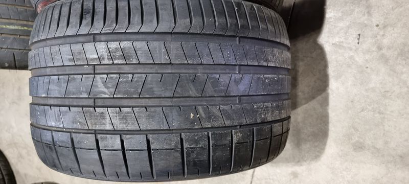 355/25/21.PIRELLI 2бр,Lamborghini Aventador