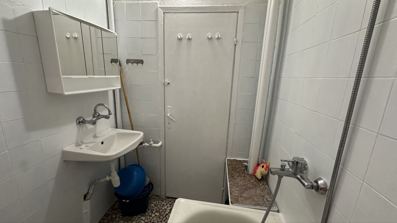 Дава се под наем Двустаен апартамент в Пловдив, Каменица 1 - 68 кв.м за 382.5 € - Снимка #14