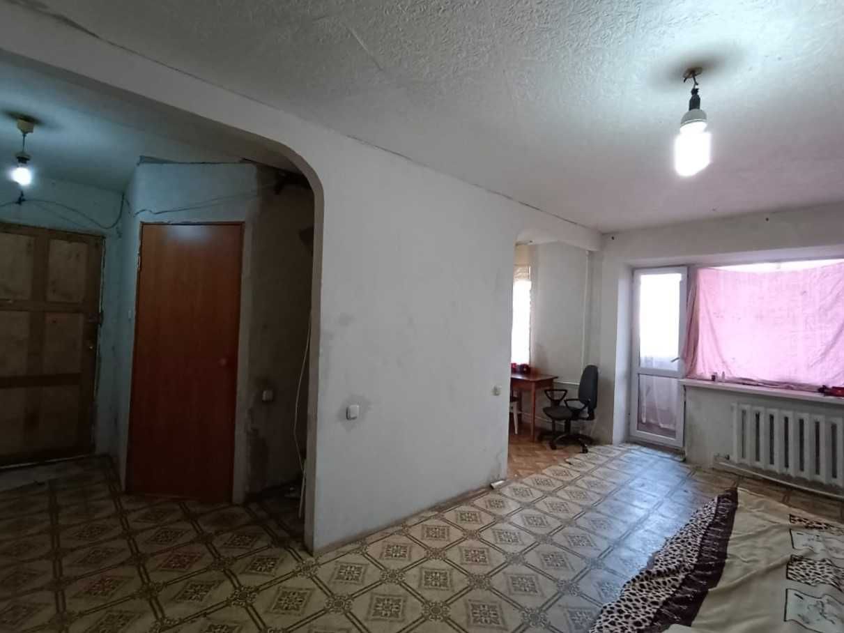 Продаю 2 комнатную квартиру в 21 микрорайоне.