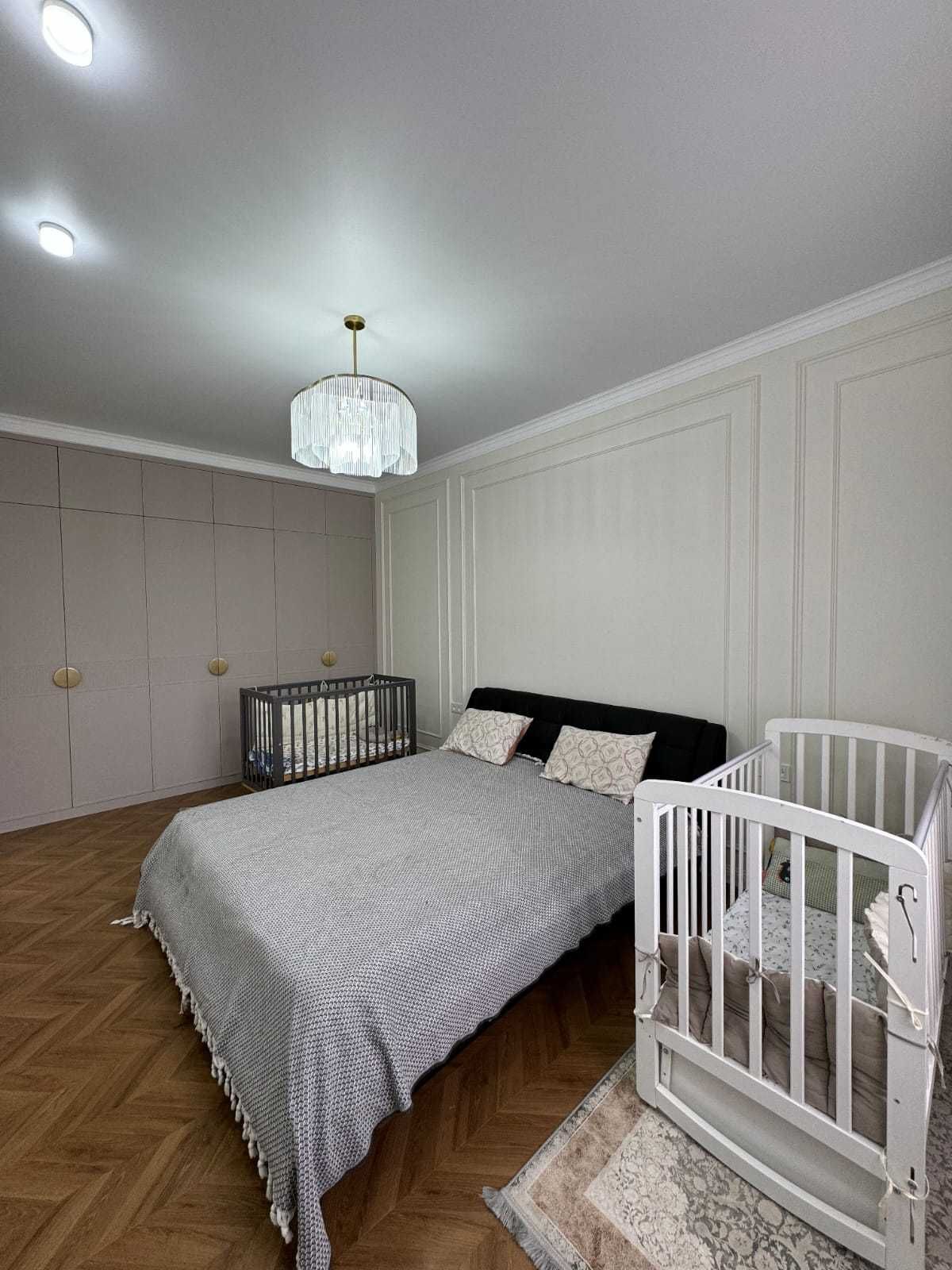 Продам 4х комн квартиру в р Алтын орда 50/л