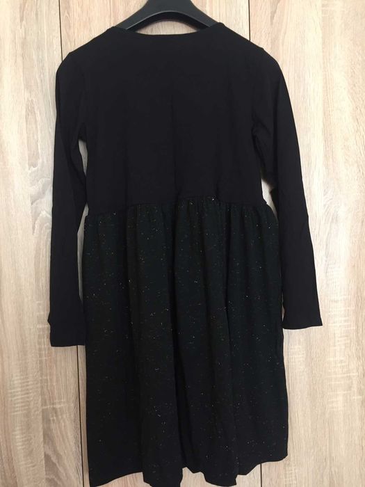 Рокля - черна с дълъг ръкав в размер L